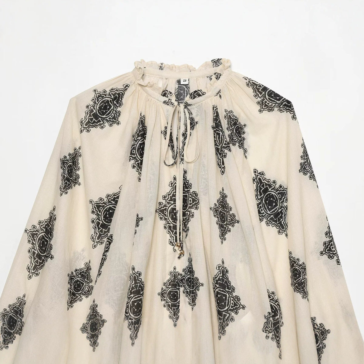 Lace up corridor shaped lantern sleeve printed shirt for women